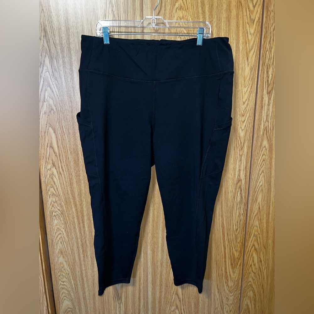 Torrid active 7/8 leggings with pockets size 3